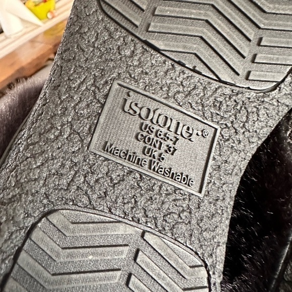 Black slippers - Picture 5 of 7